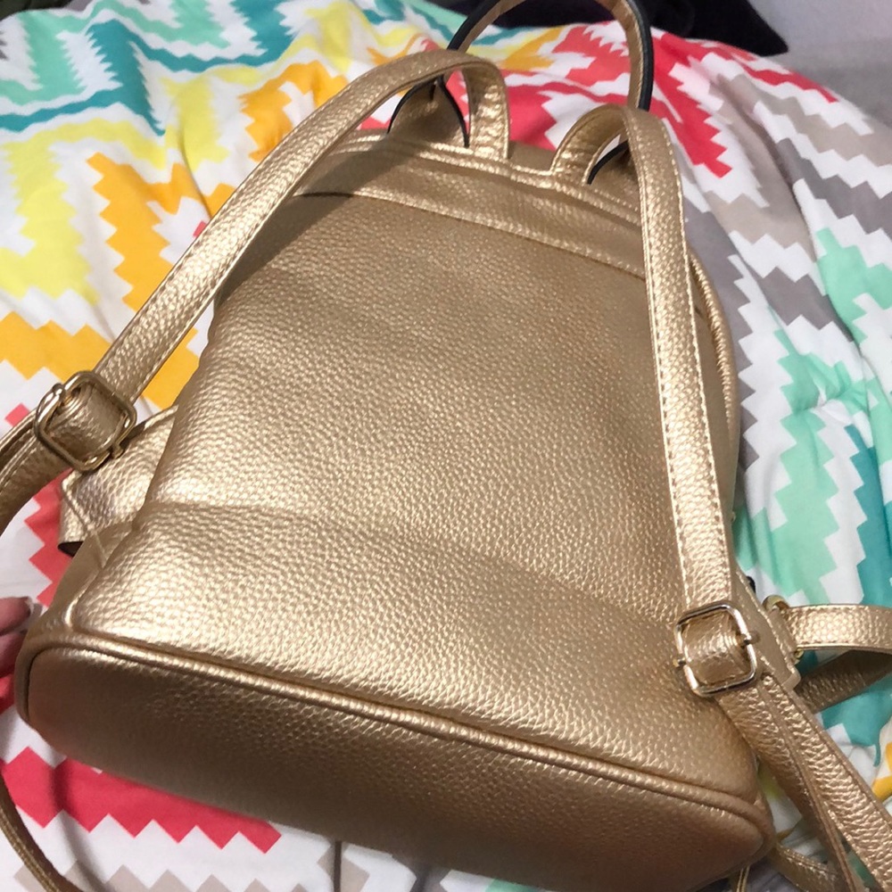 Gold mini backpack - Picture 2 of 7